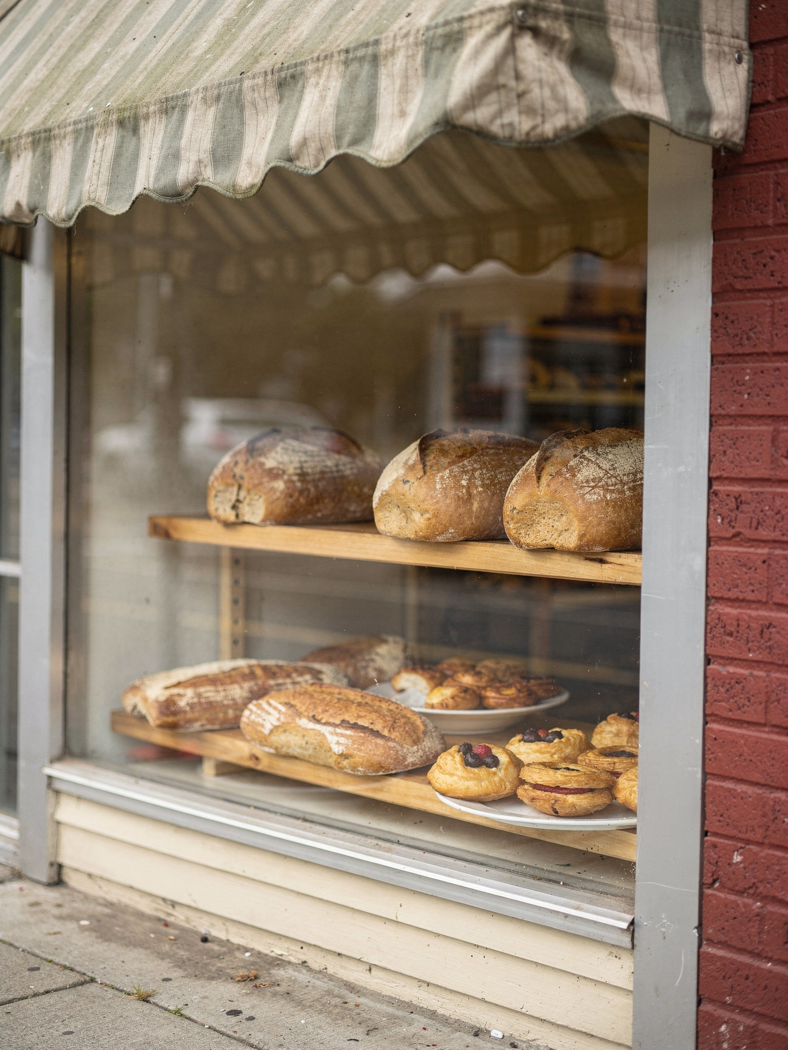 burnabyheights bakery v2 Burnaby Heights: A Neighbourhood Guide to Hastings Street A Streetcar Era Main Street